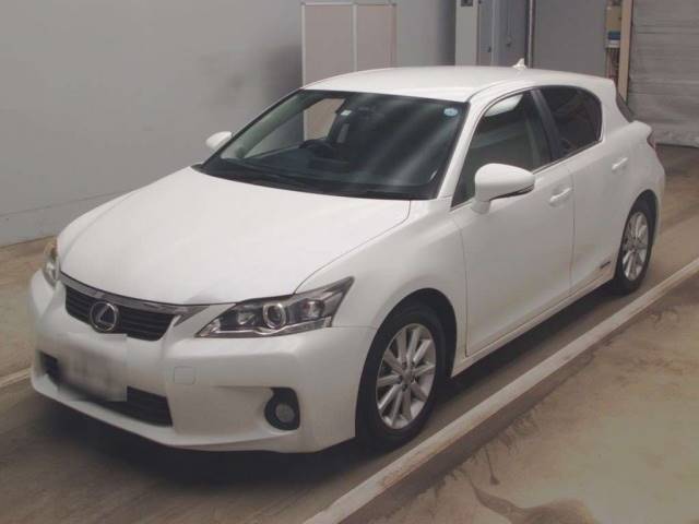 10017 LEXUS CT ZWA10 2011 г. (TAA Kantou)