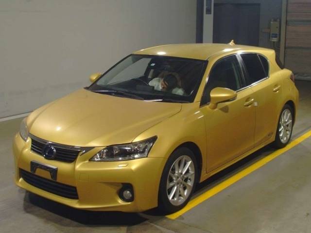 11008 LEXUS CT ZWA10 2012 г. (TAA Yokohama)