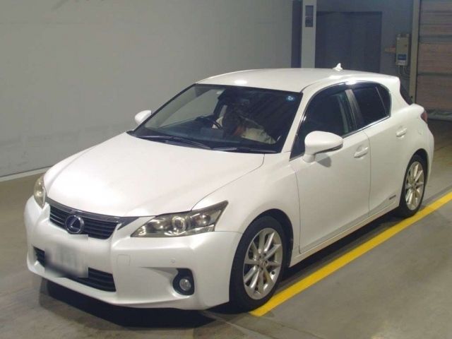 10128 LEXUS CT ZWA10 2011 г. (TAA Yokohama)