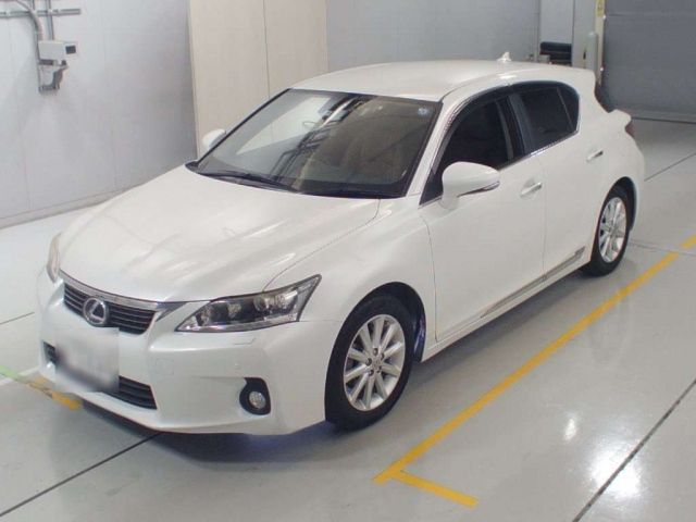 30215 LEXUS CT ZWA10 2011 г. (CAA Chubu)