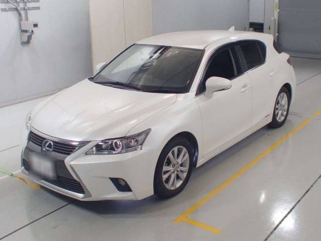 30106 LEXUS CT ZWA10 2015 г. (CAA Chubu)