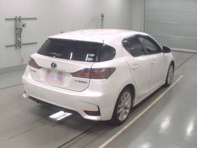 30266 LEXUS CT ZWA10 2015 г. (CAA Tokyo)