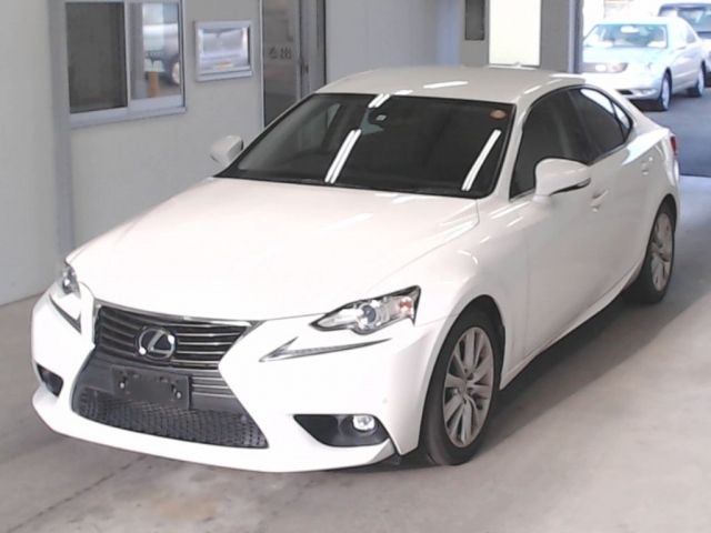 271 LEXUS IS ASE30 2015 г. (KCAA Minami Kyushu)