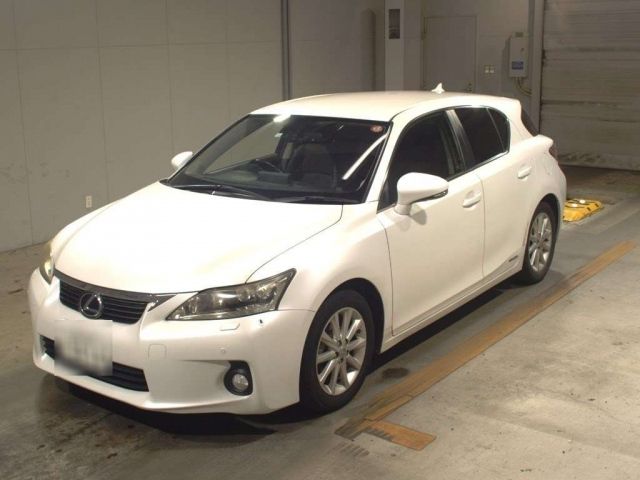 10002 Lexus Ct ZWA10 2011 г. (TAA Kyushu)