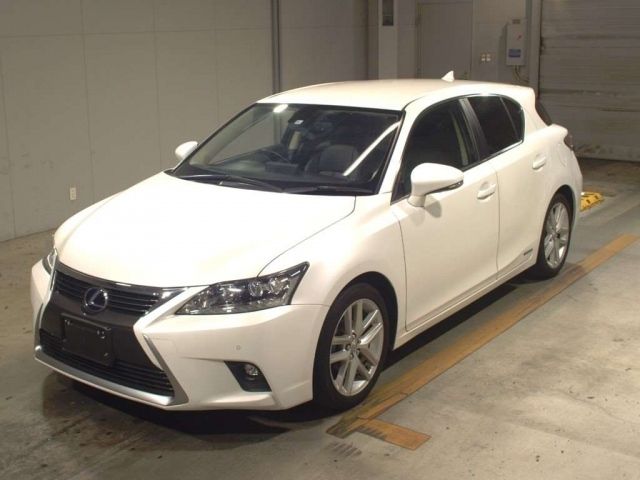 10003 Lexus Ct ZWA10 2014 г. (TAA Kyushu)