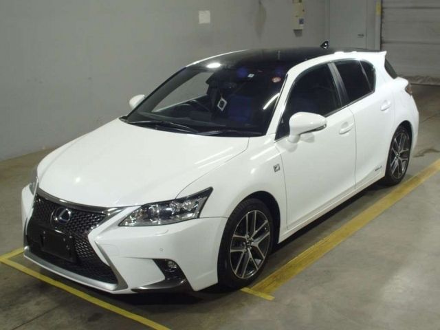 10005 Lexus Ct ZWA10 2017 г. (TAA Hokkaido)