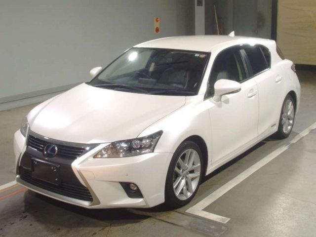 10021 Lexus Ct ZWA10 2015 г. (TAA Hiroshima)