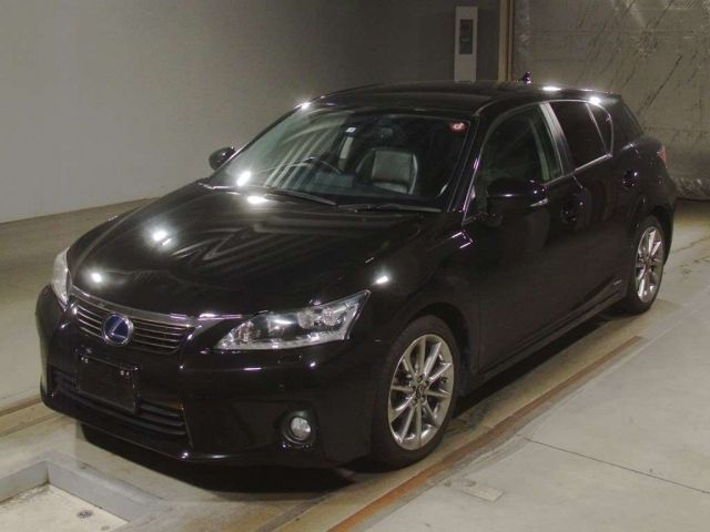 10031 Lexus Ct ZWA10 2013 г. (TAA Kinki)