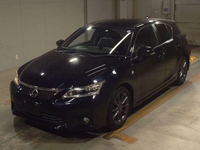 10041 Lexus Ct ZWA10 2011 г. (TAA Kyushu)