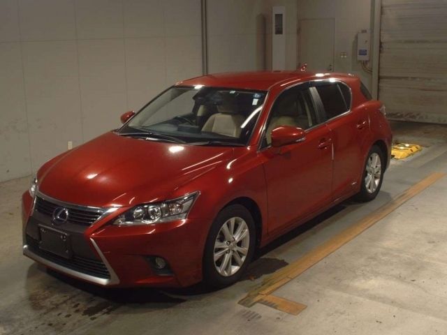 10052 Lexus Ct ZWA10 2016 г. (TAA Kyushu)