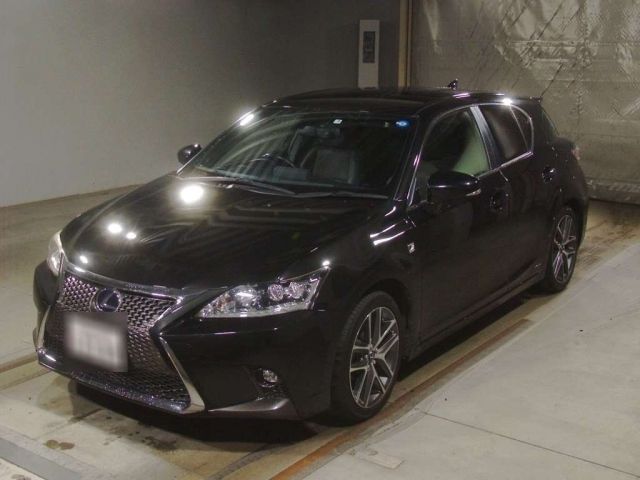 10095 Lexus Ct ZWA10 2015 г. (TAA Kinki)