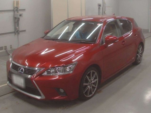 40084 Lexus Ct ZWA10 2015 г. (CAA Tokyo)