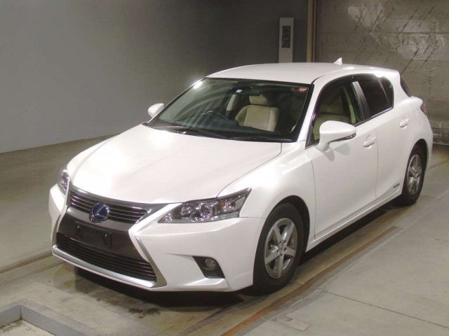 70071 Lexus Ct ZWA10 2015 г. (TAA Kinki)