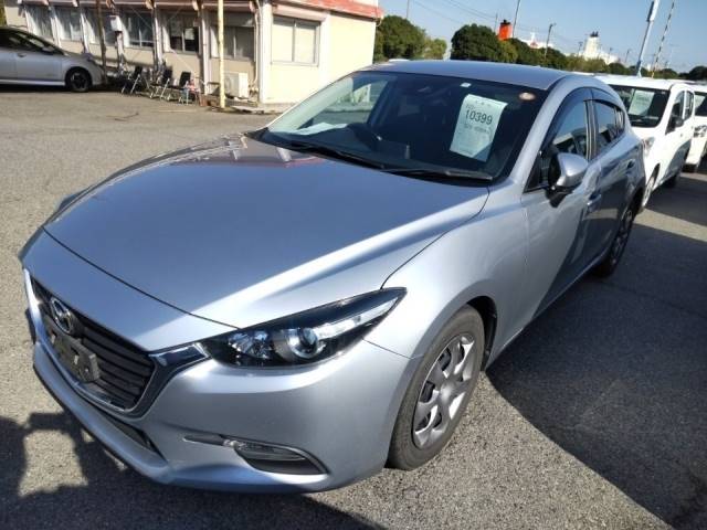 10399 MAZDA AXELA BM5FS 2018 г. (LUM Kobe Nyusatsu)