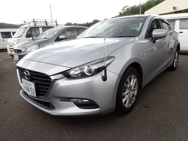 59 MAZDA AXELA 2018 г. (ORIX Fukuoka Nyusatsu)