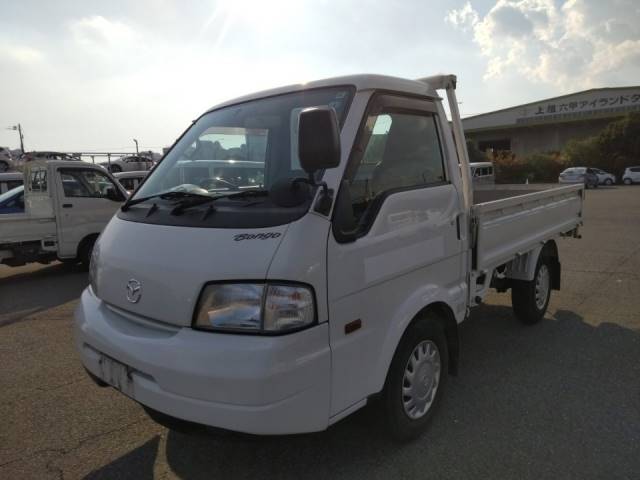 9749 MAZDA BONGO SLP2T 2017 г. (LUM Kobe Nyusatsu)