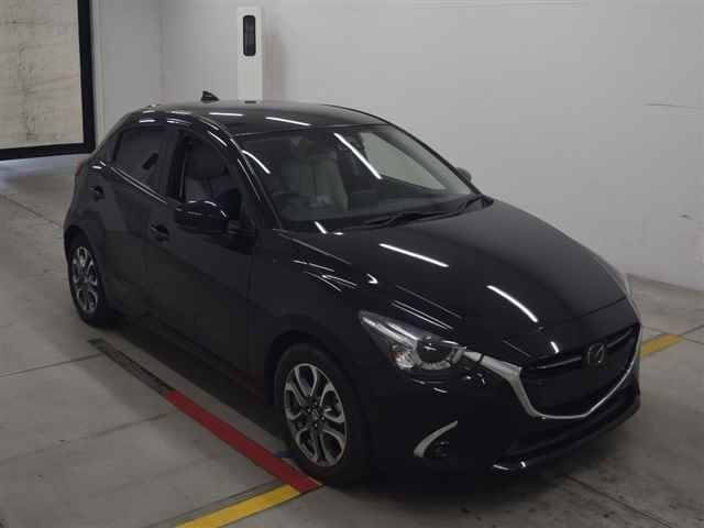 10019 MAZDA DEMIO DJ5FS 2017 г. (MIRIVE Osaka)