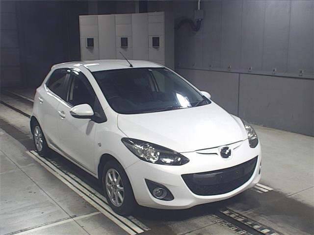 10058 MAZDA DEMIO DEJFS 2013 г. (JU Gifu)