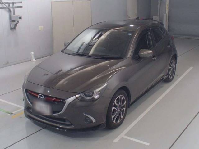 10120 MAZDA DEMIO DJ5FS 2017 г. (CAA Chubu)