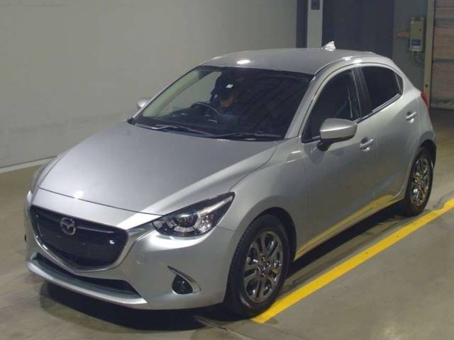 12194 MAZDA DEMIO DJ5FS 2019 г. (TAA Yokohama)