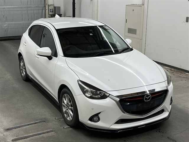 20137 MAZDA DEMIO DJ5FS 2015 г. (MIRIVE Saitama)