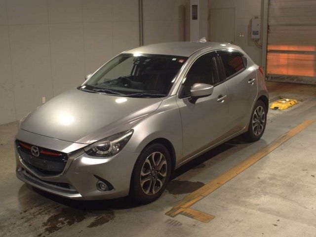 30044 MAZDA DEMIO DJ5FS 2016 г. (TAA Kyushu)