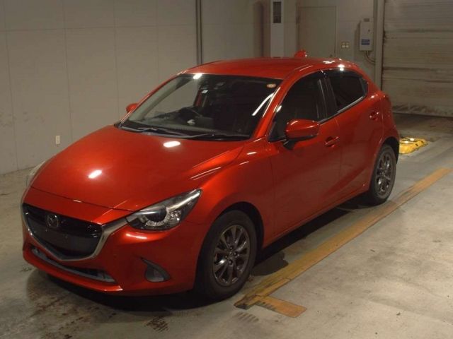 30054 MAZDA DEMIO DJ3FS 2016 г. (TAA Kyushu)