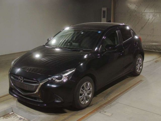 30066 MAZDA DEMIO DJ3FS 2016 г. (TAA Kinki)