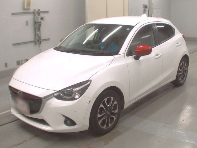 30636 MAZDA DEMIO DJ5FS 2015 г. (CAA Tokyo)