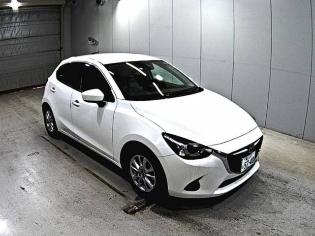 4133 MAZDA DEMIO DJ3FS 2015 г. (LAA Okayama)