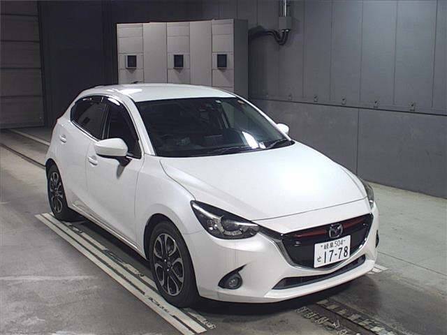 7174 MAZDA DEMIO DJ5FS 2014 г. (JU Gifu)