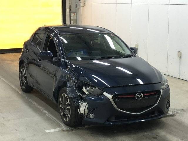 7532 MAZDA DEMIO DJ5FS 2015 г. (IAA Osaka)