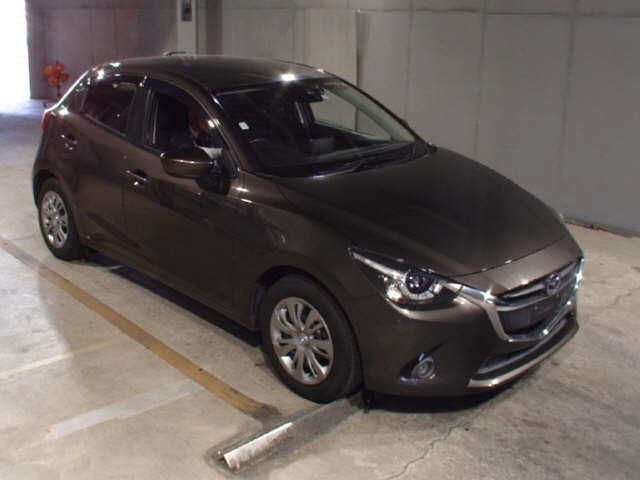 8140 MAZDA DEMIO DJ3FS 2015 г. (JU Fukuoka)