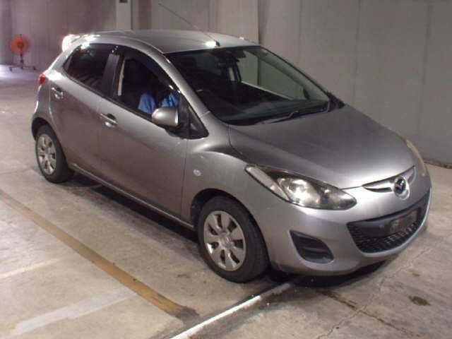 8464 MAZDA DEMIO DE3FS 2012 г. (JU Fukuoka)