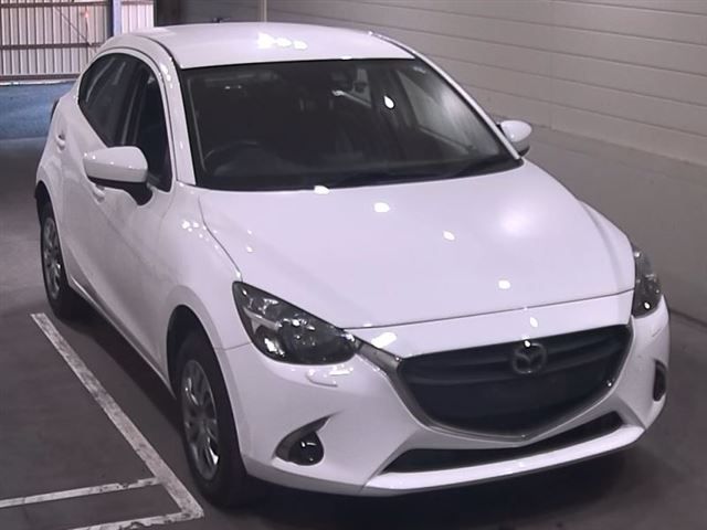 6054 MAZDA DEMIO 2018 г. (SAA Sapporo)