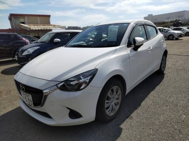 9715 MAZDA DEMIO DJ3FS 2017 г. (LUM Kobe Nyusatsu)