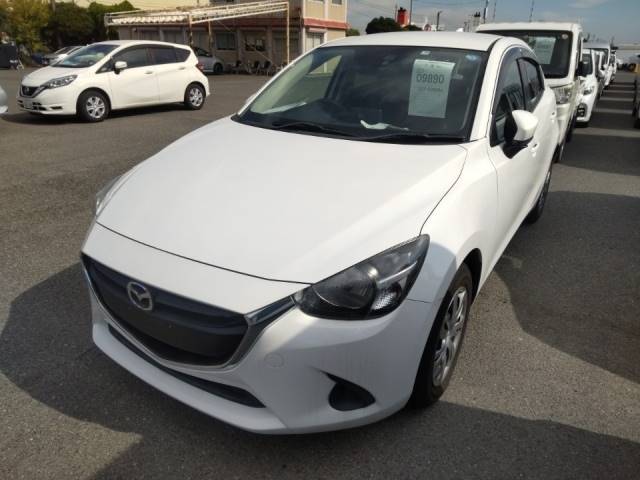 9890 MAZDA DEMIO DJ3FS 2017 г. (LUM Kobe Nyusatsu)