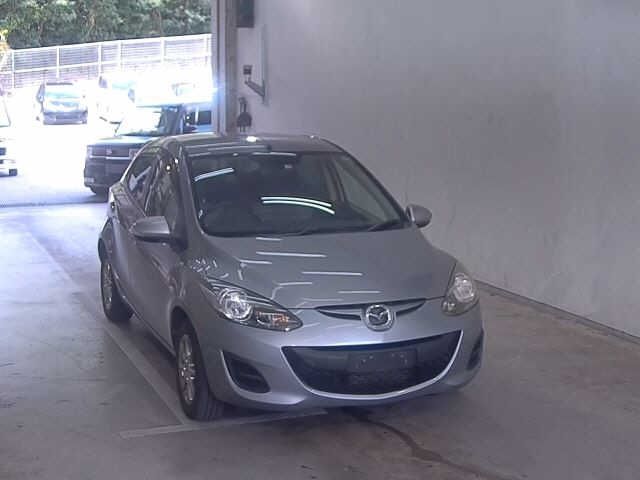 1101 MAZDA DEMIO DEJFS 2013 г. (JU Okinawa)