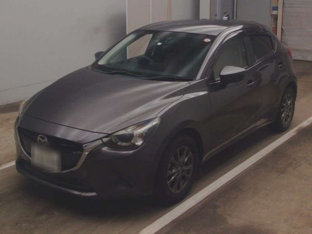 30037 MAZDA DEMIO DJ3FS 2017 г. (TAA Kantou)