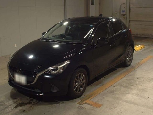 30007 MAZDA DEMIO 2017 г. (TAA Kyushu)