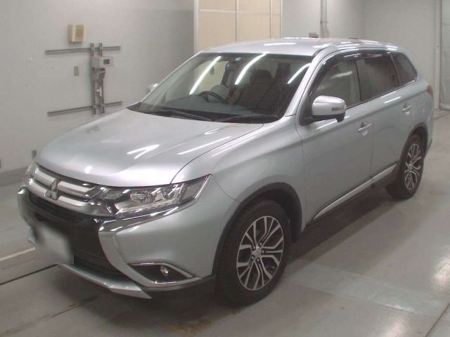 60240 MITSUBISHI OUTLANDER 2015 г. (CAA Tokyo)