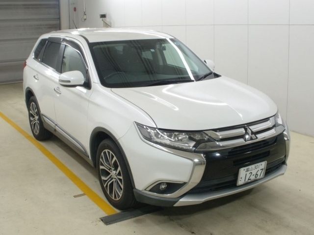 6555 MITSUBISHI OUTLANDER GF8W 2015 г. (NAA Nagoya)