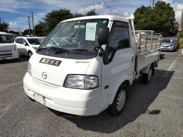 11228 Mazda Bongo SLP2T 2016 г. (LUM Tokyo Nyusatsu)