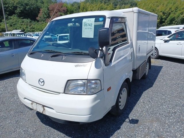 5742 Mazda Bongo SLP2T 2017 г. (LUM Kobe Nyusatsu)