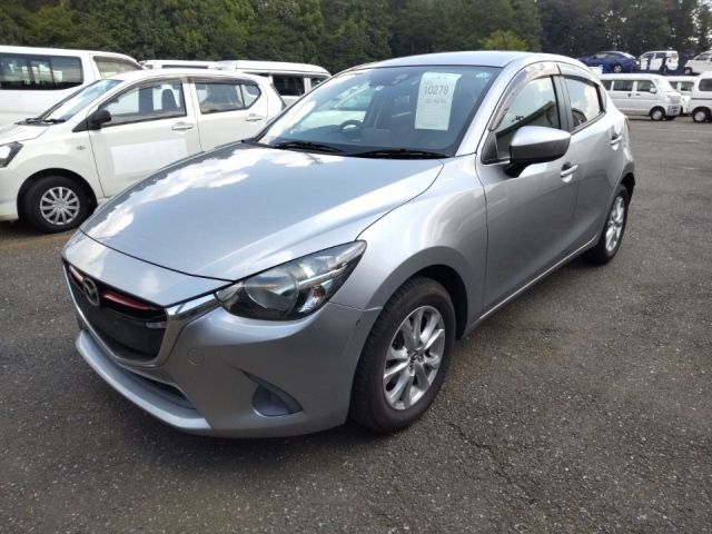 10278 Mazda Demio DJ5FS 2015 г. (LUM Tokyo Nyusatsu)