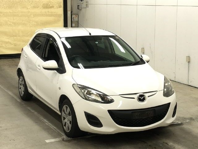 1121 Mazda Demio DE3FS 2014 г. (IAA Osaka)