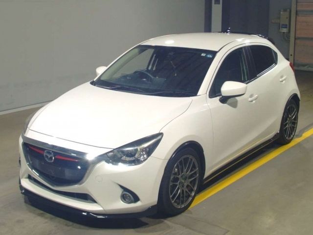 12352 Mazda Demio DJ5FS 2015 г. (TAA Yokohama)