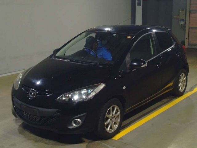 18036 Mazda Demio DEJFS 2012 г. (TAA Yokohama)