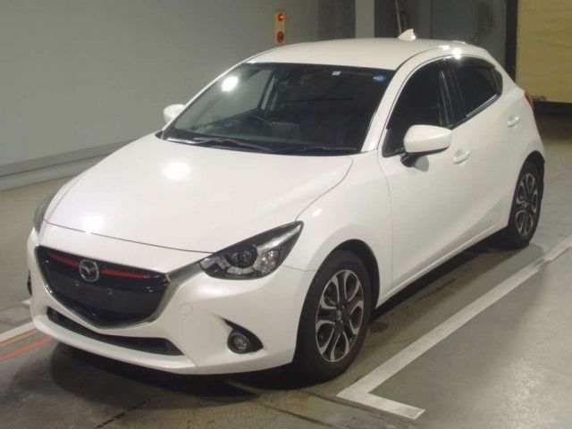 27 Mazda Demio DJ5FS 2016 г. (TAA Hiroshima)