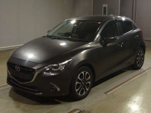 30007 Mazda Demio DJ5FS 2017 г. (TAA Hyogo)